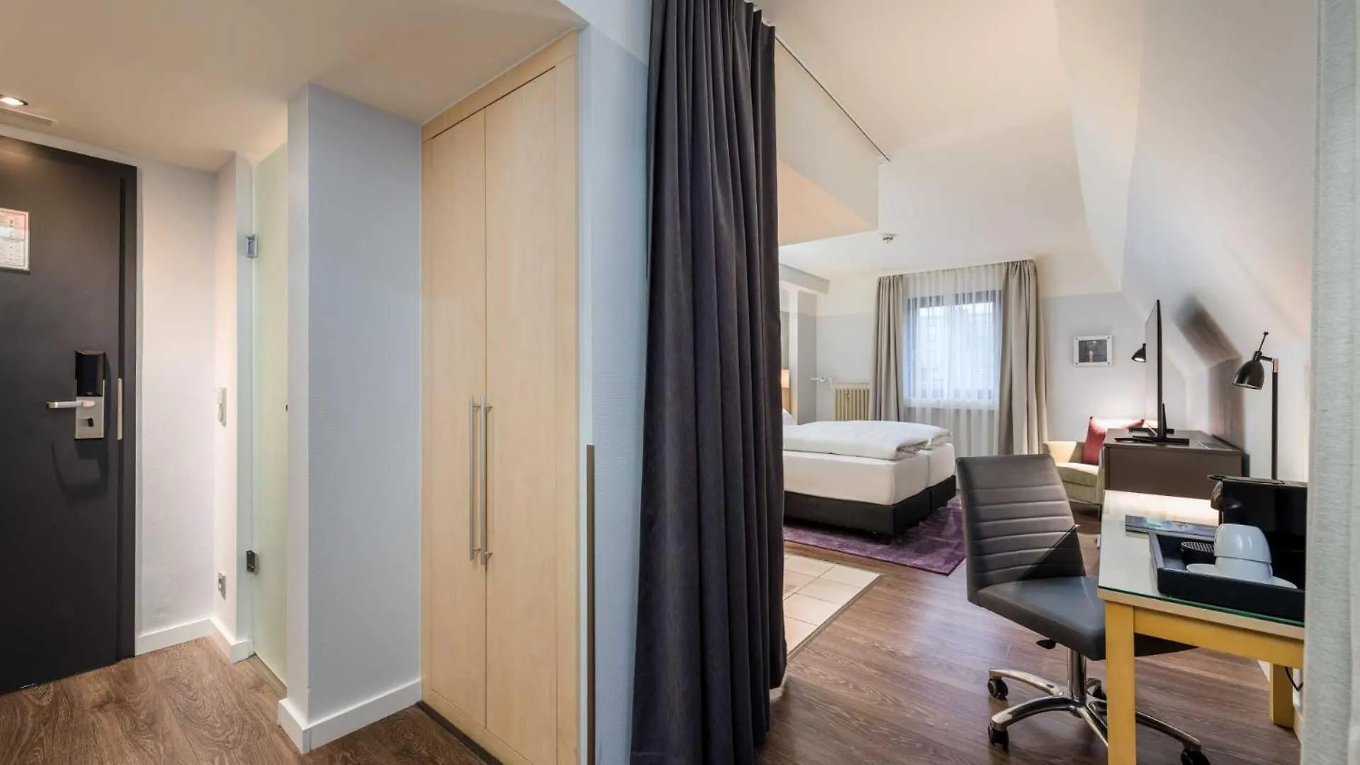Hotel Lyskirchen Koeln 4*, Köln
